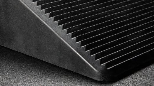 Rogue 26.5-Degree Resin Squat Wedge – Steep Slant Board for Quad